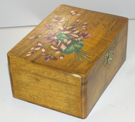 -JOLIE BOITE A BIJOUX COFFRET BOIS OLIVIER SOUVENIR AIX LES BAINS  VIOLETTES  D