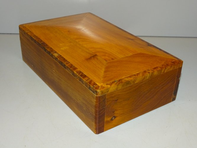 -JOLIE BOITE BOIS Doré BAGUETTES BORDS LOUPE COLLECTION DECO VITRINE     D