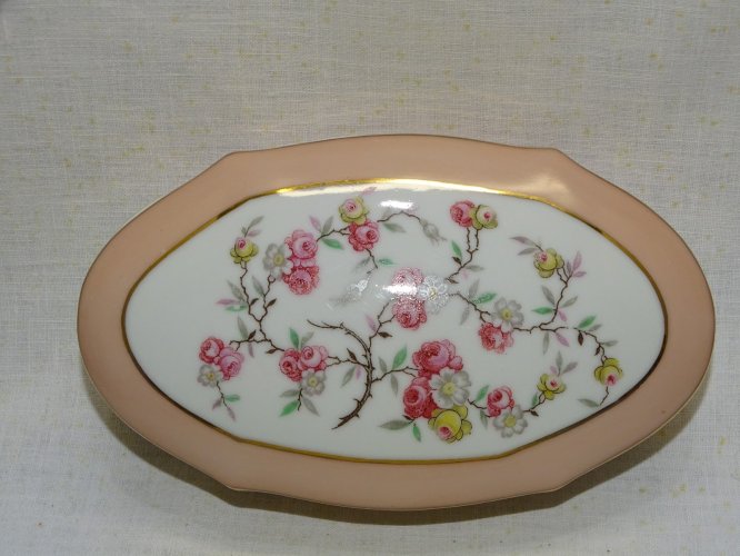 -JOLIE BOITE BONBONNIERE PORCELAINE de LIMOGES ULLM COLLECTION VITRINE DECO   D