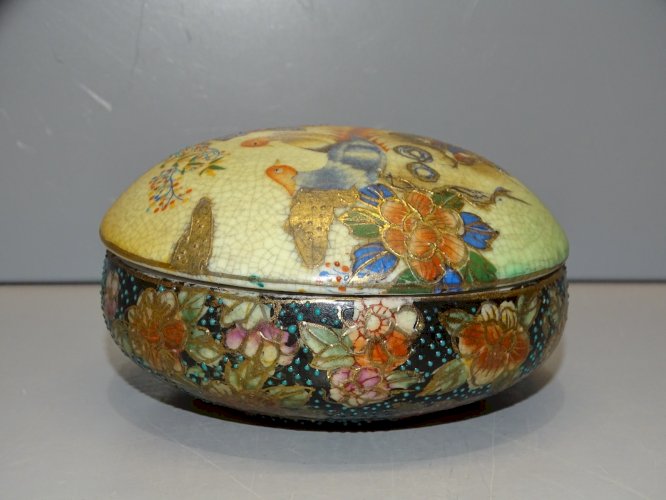 -JOLIE BOITE BONBONNIERE PORCELAINE SATSUMA COLLECTION VITRINE DECO   D