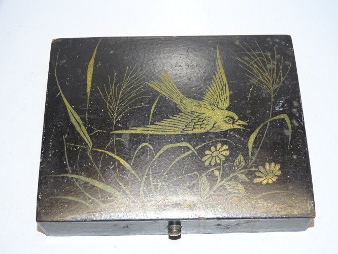 -JOLIE BOITE CARTON BOUILLI NAPOLEON III Déco OISEAU EN VOL et FLEURS DOREES   D
