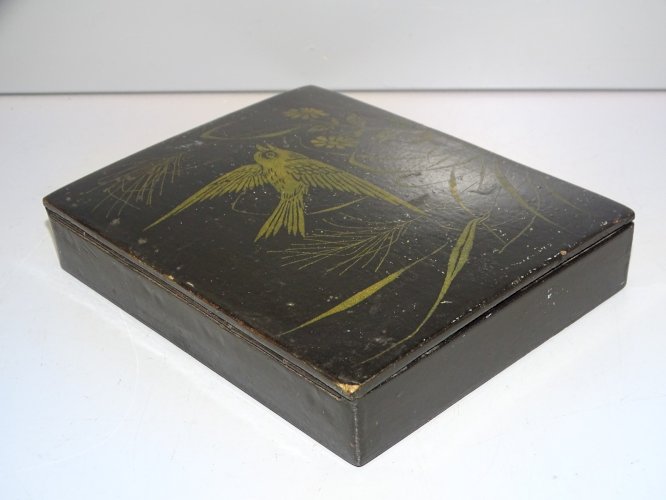 -JOLIE BOITE CARTON BOUILLI NAPOLEON III Déco OISEAU EN VOL et FLEURS DOREES   D