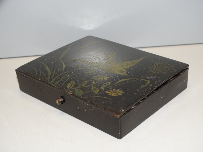 -JOLIE BOITE CARTON BOUILLI NAPOLEON III Déco OISEAU EN VOL et FLEURS DOREES   D