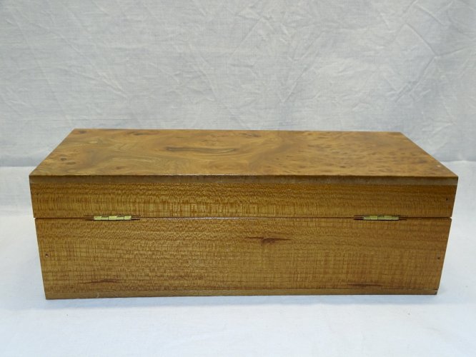 -JOLIE BOITE COFFRET COUVERCLE RONCE de NOYER PUBLICITE COGNAC LANDREAU   D