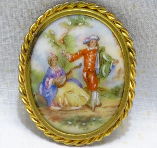 -JOLIE BROCHE ANCIENNE PORCELAINE DE LIMOGES TOUR LAITON BIJOU ANCIEN   D