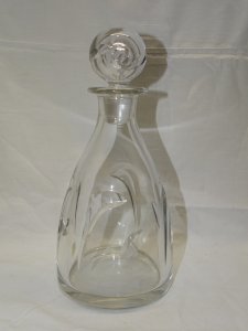 BEAUTIFUL CRYSTAL CARAFE SAINT LOUIS WITH ITS STOPPER VAUCLUSE MODEL TABLE DECOR
