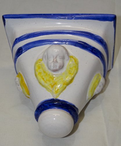 -JOLIE CONSOLE MURALE CERAMIQUE à décor de 3 MASCARONS  déco  XXe    D