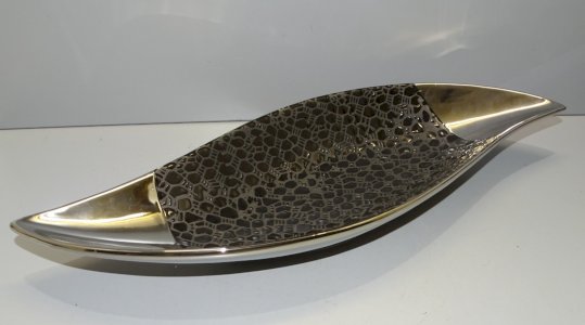 BEAUTIFUL VINTAGE BLACK & SILVER CERAMIC FRUIT BOWL WITHOUT APPARENT BRAND