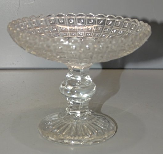 -JOLIE COUPELLE BAGUIER ou COMPOTIER MINIATURE VERRE Moulé marqué GR VITRINE  D