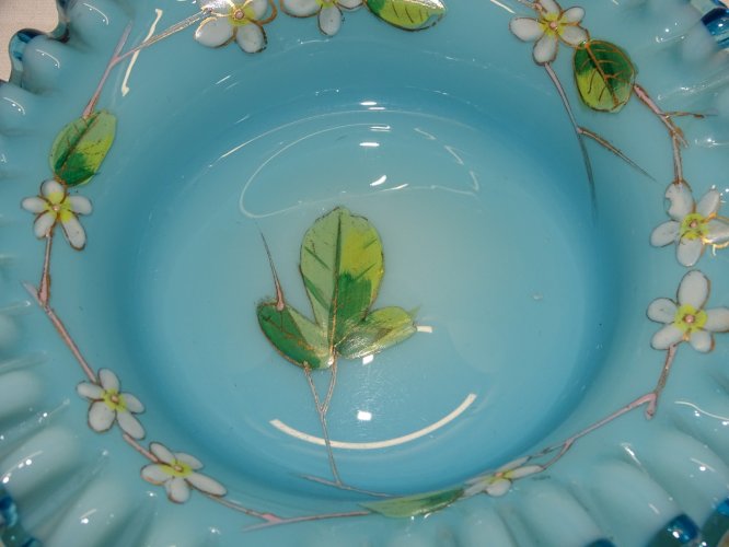 -JOLIE COUPELLE VIDE POCHE en OPALINE BLEUE avec FLEURS EMAILLEES XIXe NIII   D