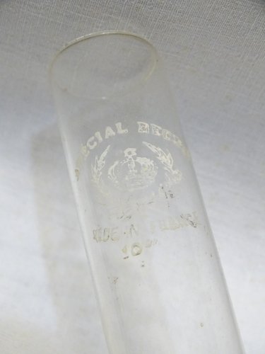 - JOLIE LAMPE A PETROLE NAPOLEON III XIXe 3 TETES de BELIER verre CRISTAL 10"  D
