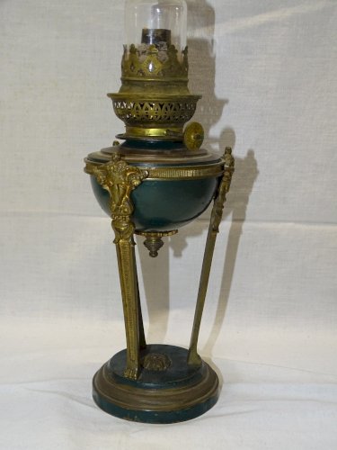 - JOLIE LAMPE A PETROLE NAPOLEON III XIXe 3 TETES de BELIER verre CRISTAL 10"  D