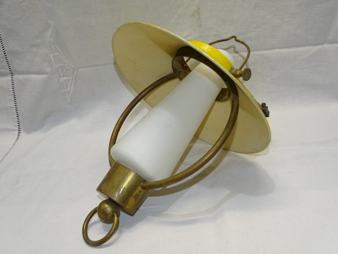 - JOLIE LAMPE SUSPENSION VINTAGE ABAT JOUR METAL peint JAUNE Déco XXe    D