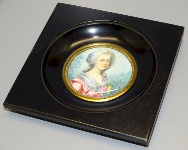 -JOLIE MINIATURE PEINTE Signée J CANOVA PORTRAIT FEMME de QUALITE CADRE BOIS   D