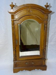 NICE LITTLE DOLL CABINET in WALNUT early 20th century ANTIQUE TOY COLLECTION D