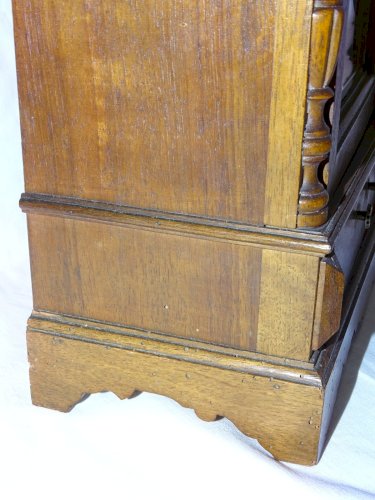 -JOLIE PETITE ARMOIRE de POUPEE en NOYER début XXe JOUET ANCIEN COLLECTION   D