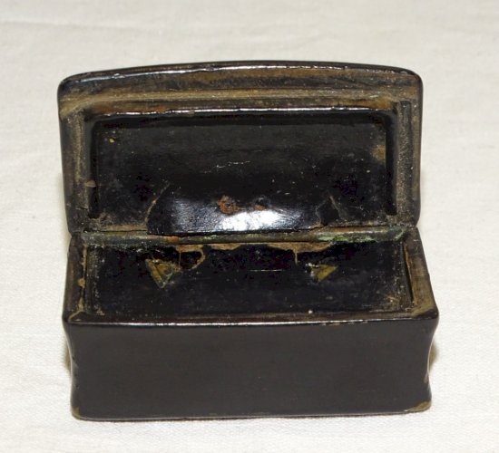 -JOLIE PETITE BOITE A PRISER ou à PILULES CARTON BOUILLI NAPOLEON III N III    D