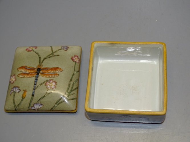 -JOLIE PETITE BOITE BONBONNIERE A BIJOUX CERAMIQUE XXe décor LIBELLULE FLEURS  D