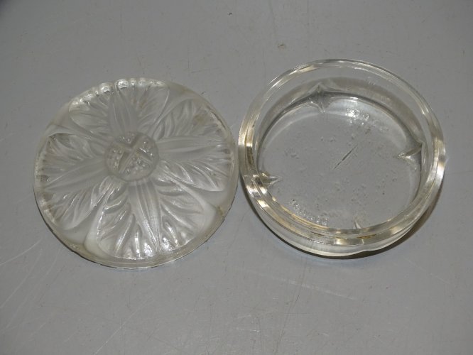 -JOLIE PETITE BOITE VERRE PRESSE SATINE LALIQUE/COTY BOITE A POUDRE COLLECTION D