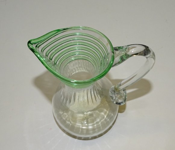 -JOLIE PETITE CARAFE VERRE Soufflé Haut avec FILETS VERRE VERT COLLECTION DECO D