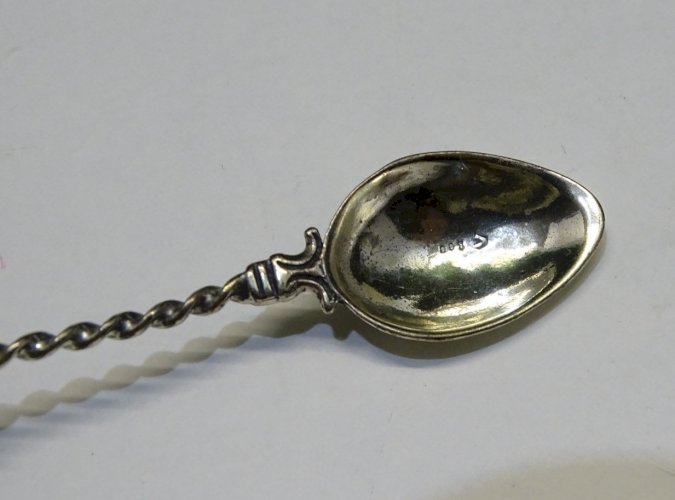 -JOLIE PETITE CUILLERE ARGENT 800e pour SALIERE MOUTARDIER ou AUTRE   D