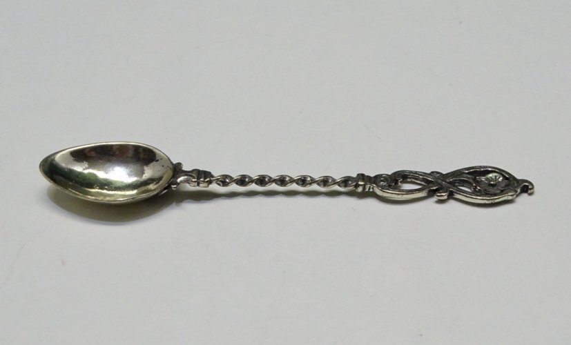 -JOLIE PETITE CUILLERE ARGENT 800e pour SALIERE MOUTARDIER ou AUTRE   D