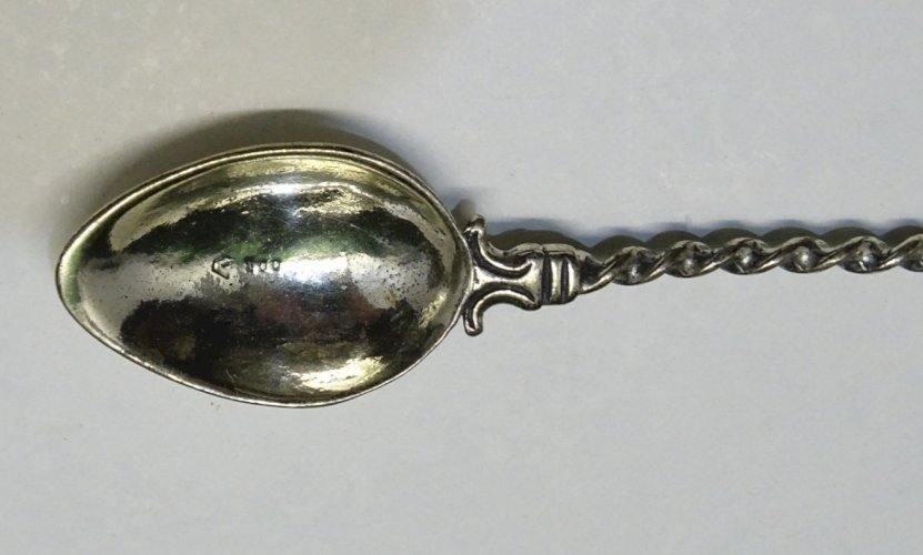 -JOLIE PETITE CUILLERE ARGENT 800e pour SALIERE MOUTARDIER ou AUTRE   D