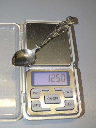 -JOLIE PETITE CUILLERE ARGENT DON QUICHOTTE 2 Poinçons illisibles COLLECTION   D