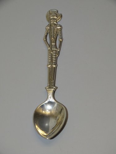 -JOLIE PETITE CUILLERE ARGENT DON QUICHOTTE 2 Poinçons illisibles COLLECTION   D