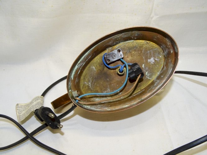 -JOLIE PETITE LAMPE A POSER EN CUIVRE ET VERRE GOÛT EZAN ART DECO  XXe    D