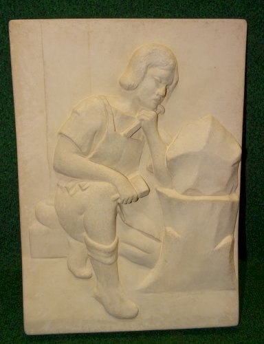 -JOLIE PLAQUE DECORATIVE EN PLATRE HOMME SCULPTEUR NON Signée déco XXe    D