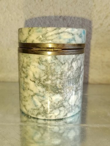 jolie pot ancien en marbre ou albatre gris bleu en bon etat