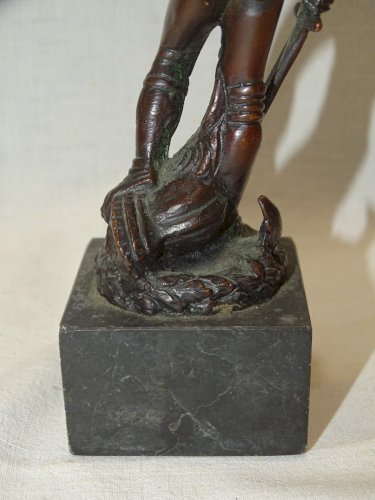 -JOLIE SCULPTURE BRONZE Patiné représentant le DAVID de DONATELLO non signé   D