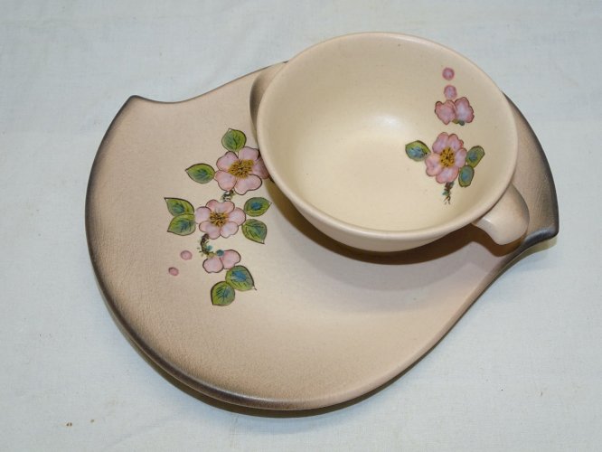 -JOLIE TASSE et SA SOUCOUPE CERAMIQUE ST PAIR sur MER déco Fleurs de cerisier
