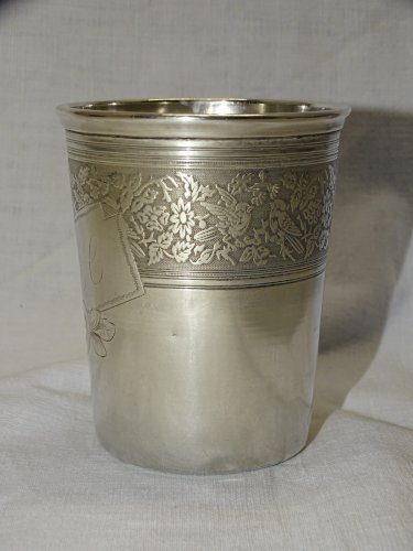 -JOLIE TIMBALE EN ARGENT poinçon Minerve 1 CARTOUCHE Gravée E C Frise OISEAUX  D