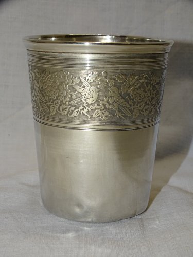 -JOLIE TIMBALE EN ARGENT poinçon Minerve 1 CARTOUCHE Gravée E C Frise OISEAUX  D