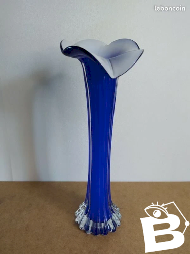 Jolie Vase Style Soliflore Bleu.en bon état