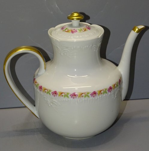 -JOLIE VERSEUSE PORCELAINE LIMOGES THE CAFE BELLES DORURES GUIRLANDES FLEURS  D