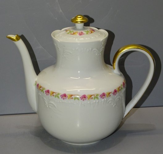 -JOLIE VERSEUSE PORCELAINE LIMOGES THE CAFE BELLES DORURES GUIRLANDES FLEURS  D
