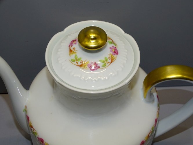 -JOLIE VERSEUSE PORCELAINE LIMOGES THE CAFE BELLES DORURES GUIRLANDES FLEURS  D