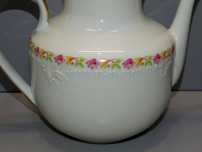 -JOLIE VERSEUSE PORCELAINE LIMOGES THE CAFE BELLES DORURES GUIRLANDES FLEURS  D
