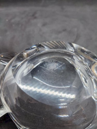 jolie vide poche en cristal signé Art Vannes en forme de poisson en bon etat