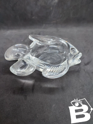 jolie vide poche en cristal signé Art Vannes en forme de poisson en bon etat