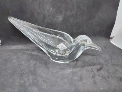 jolie vide poche en cristal signé Art Vannes en forme doiseau en bon etat