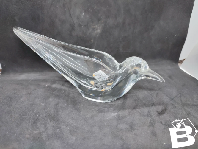 jolie vide poche en cristal signé Art Vannes en forme doiseau en bon etat