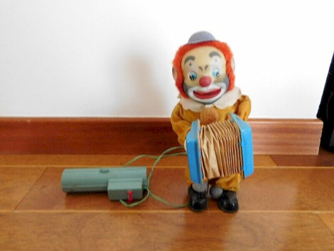 JOUET ANCIEN AUTOMATE FILOGUIDE CLOWN ACCORDEON