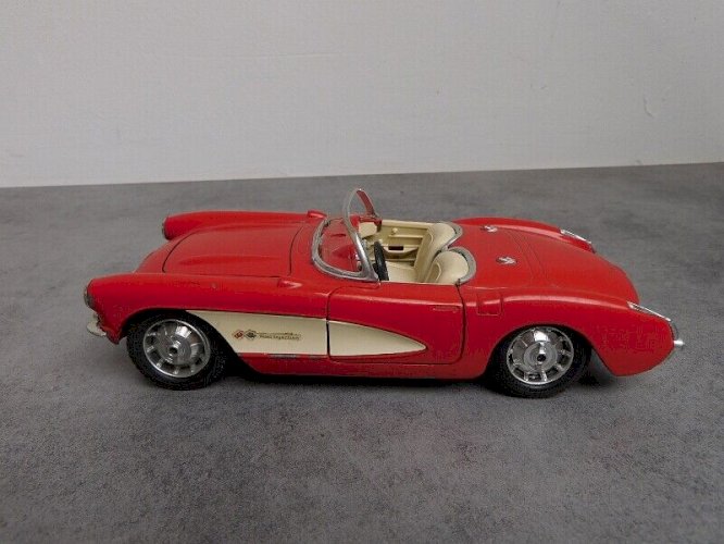 JOUET ANCIEN VOITURE BURAGA CHEVROLET 1957 ECHELLE 1/24 ème N°47