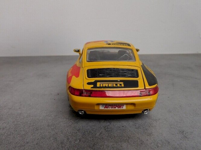 JOUET ANCIEN VOITURE BURAGA PORSCHE 911 CARRERA 1993 ECHELLE 1/24 ème N°48