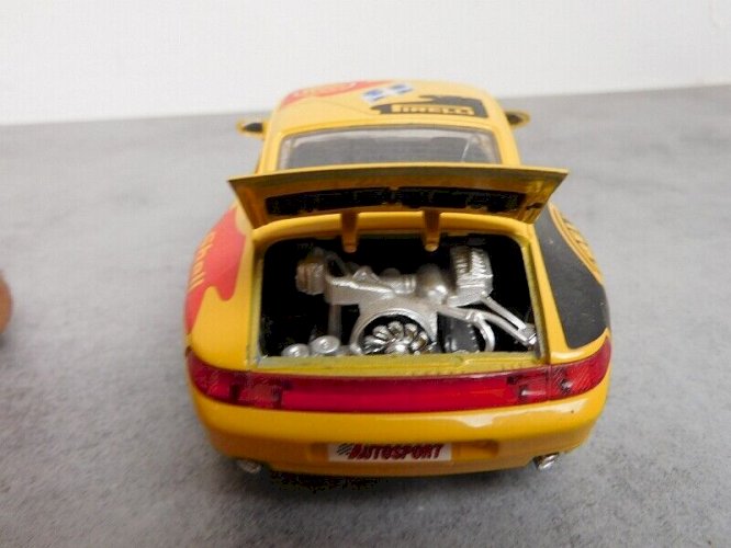 JOUET ANCIEN VOITURE BURAGA PORSCHE 911 CARRERA 1993 ECHELLE 1/24 ème N°48