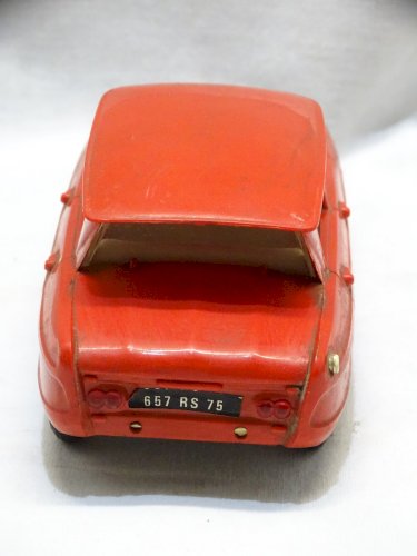 - JOUET ANCIEN VOITURE CITROEN AMI 6 ECHELLE 1/20 PLASTIQUE ROUGE A FRICTION